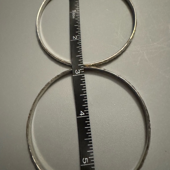 Antique sterling silver designed bangles x 2 they match similarly. - Picture 6 of 6
